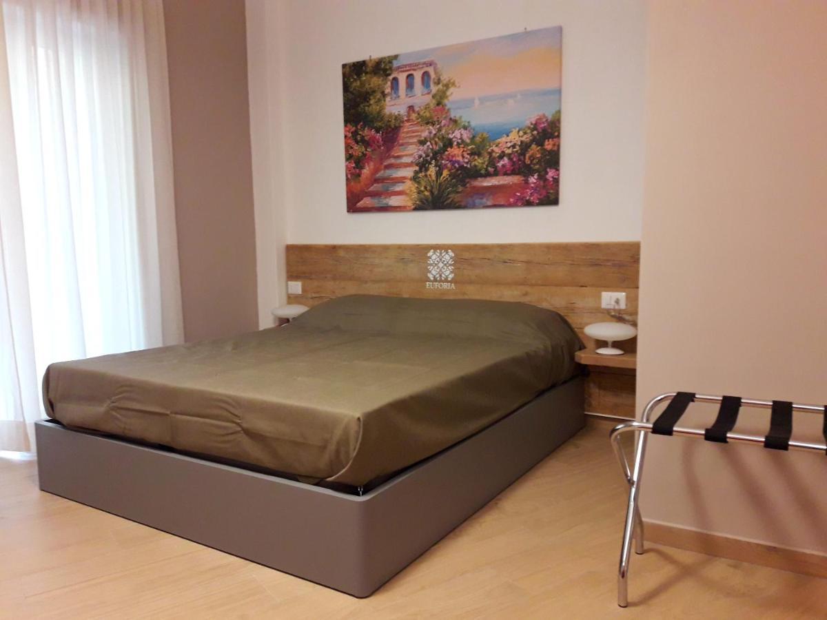 Bed and Breakfast Euforia Napoli - Tre Sedi - Three Locations Esterno foto